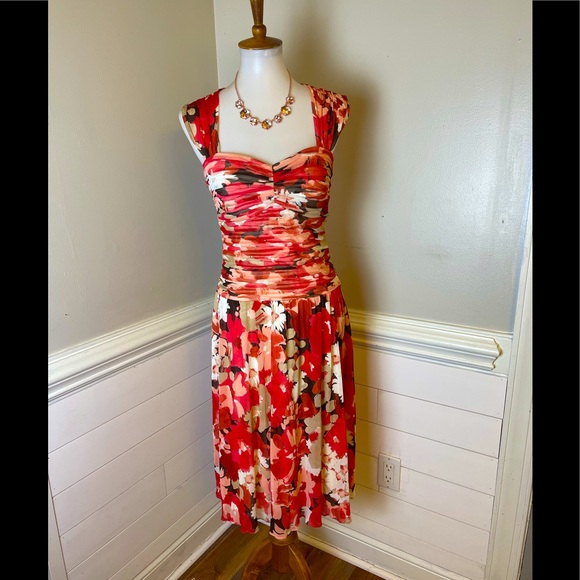 Sangria Dresses & Skirts - Sangria Sweetheart Floral  Dress 10 FREE SHIP
